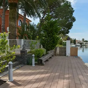  Hébergement de vacances Requesens On Canal Espagne